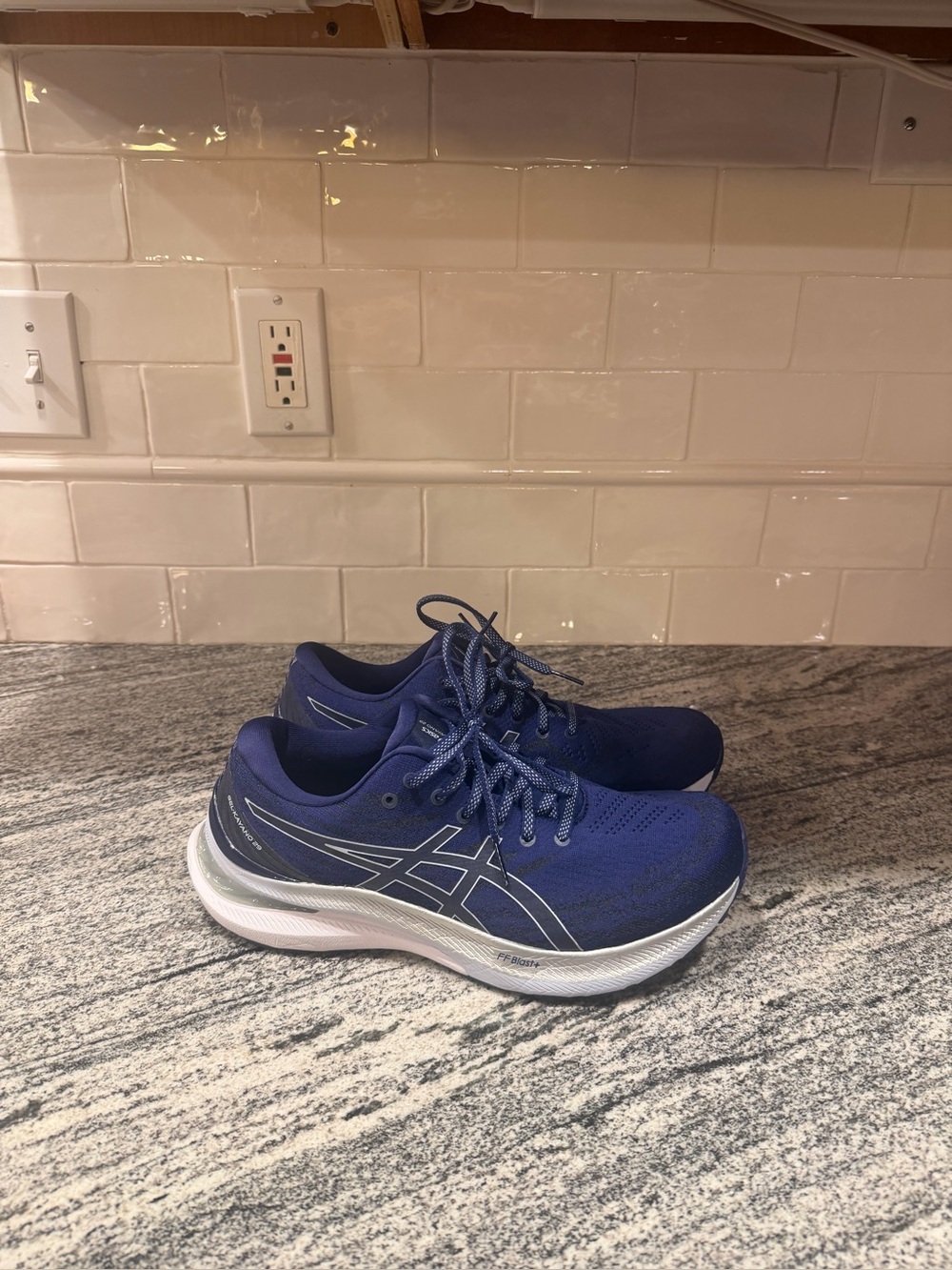 Women’s Asics Kayano 29 Size 10.5